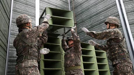 South Korea silences loudspeakers in gesture toward North