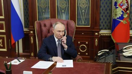 Putin announces phone call with Trump