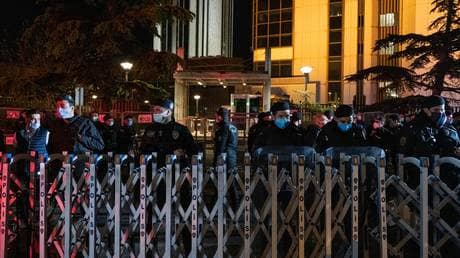 Gunman opens fire in front of Israeli consulate in Istanbul (VIDEO)