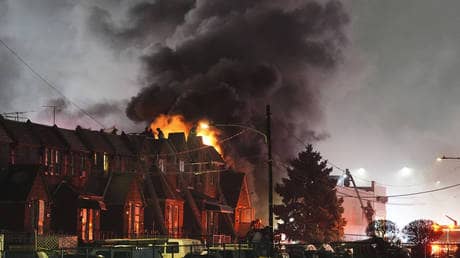 Plane crashes in US in fiery explosion (VIDEOS)
