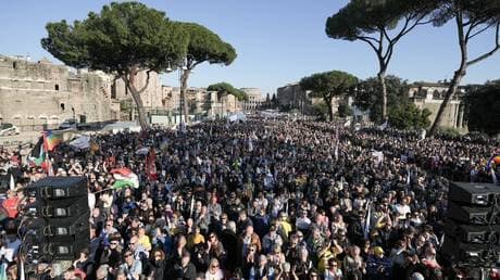 Thousands protest in Rome against EU rearmament (VIDEOS)