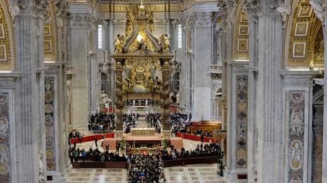 Ukraine ‘pressuring’ Italy for sideline summit at Pope’s funeral – media