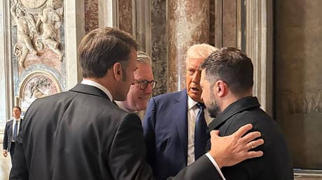 Lip reader reveals Trump’s Vatican demand to Macron