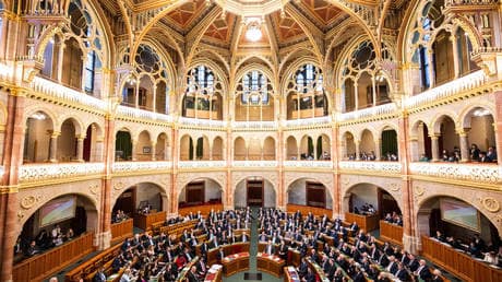 EU state votes to quit ICC