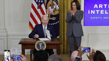 Trump accuses Biden’s advisors of treason